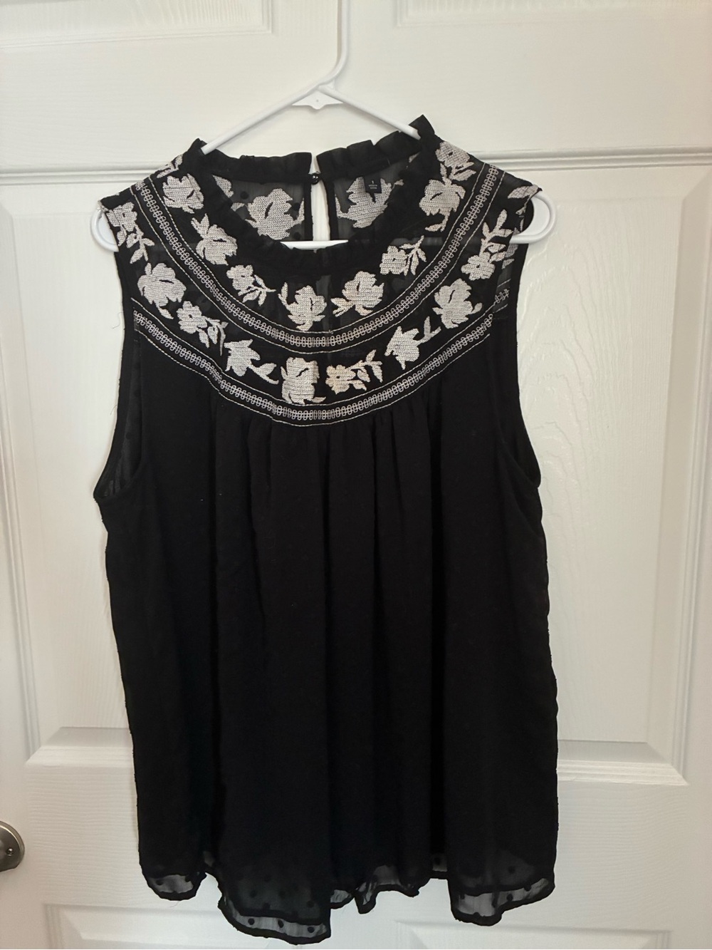 torrid Black Sleeveless Embroidered Yoke Camisole